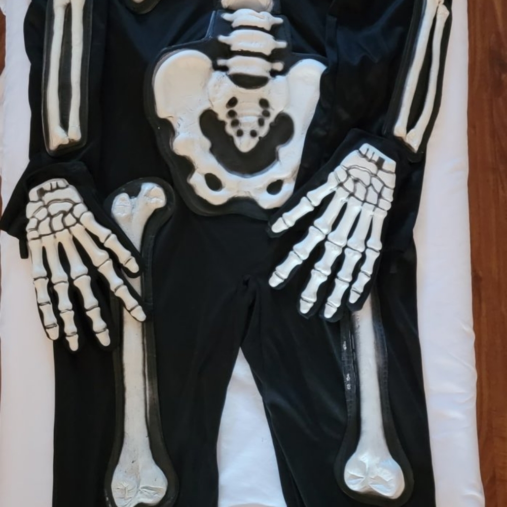 Glow in the dark skelebones